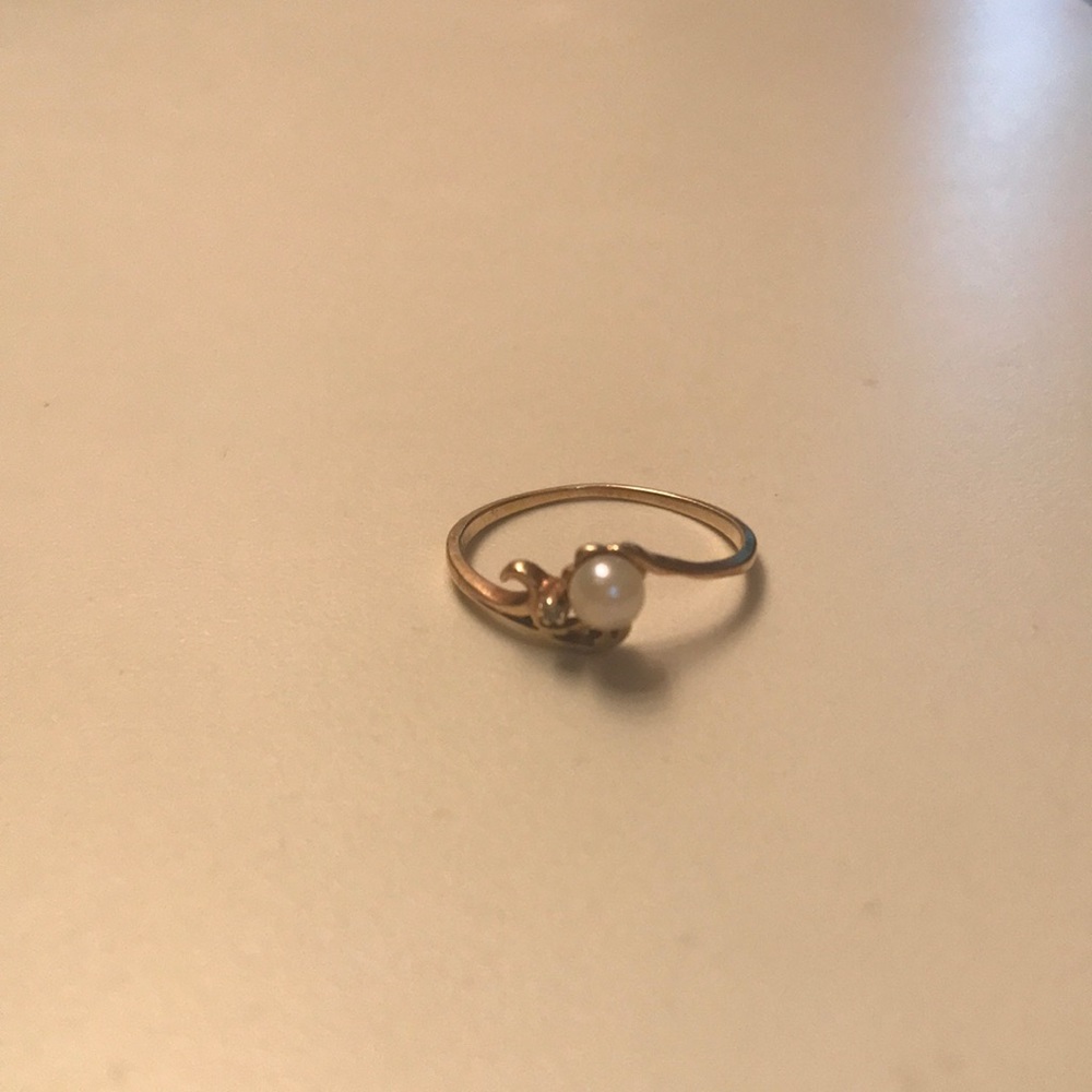Gold Pearl Ring